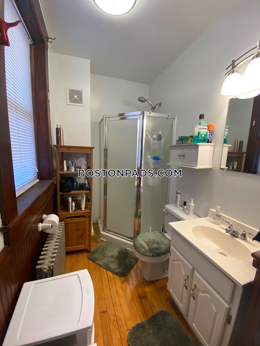 CAMBRIDGE - PORTER SQUARE - 3 Beds, 2 Baths - Image 45