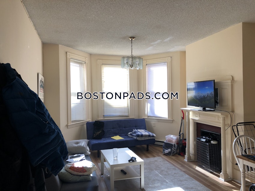 BOSTON - NORTHEASTERN/SYMPHONY - 3 Beds, 1 Bath - Image 1