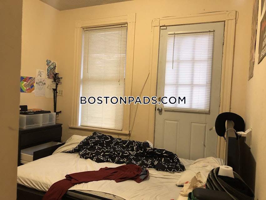 BOSTON - NORTHEASTERN/SYMPHONY - 3 Beds, 1 Bath - Image 3