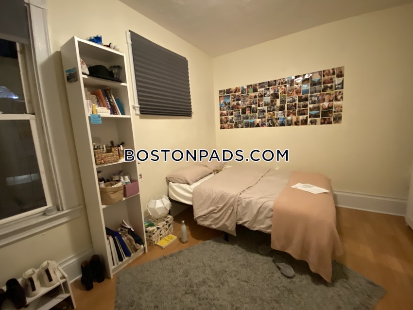 BOSTON - MISSION HILL - 4 Beds, 1 Bath - Image 4