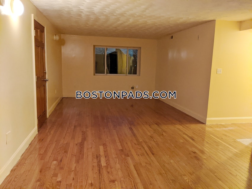 BOSTON - DORCHESTER - CENTER - 5 Beds, 2 Baths - Image 5