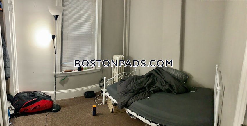 BOSTON - MISSION HILL - 3 Beds, 1 Bath - Image 10