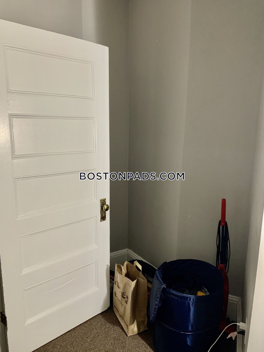 BOSTON - MISSION HILL - 3 Beds, 1 Bath - Image 16