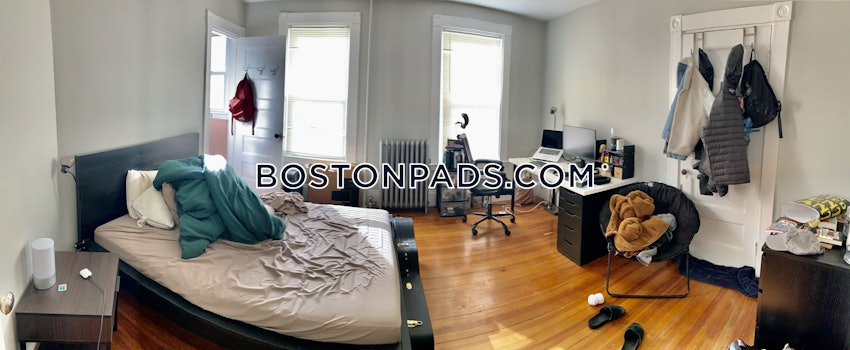 BOSTON - MISSION HILL - 4 Beds, 1 Bath - Image 3