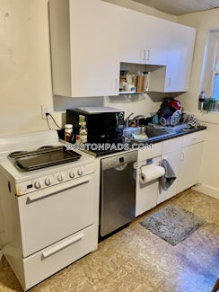 Gordon St./>, Boston