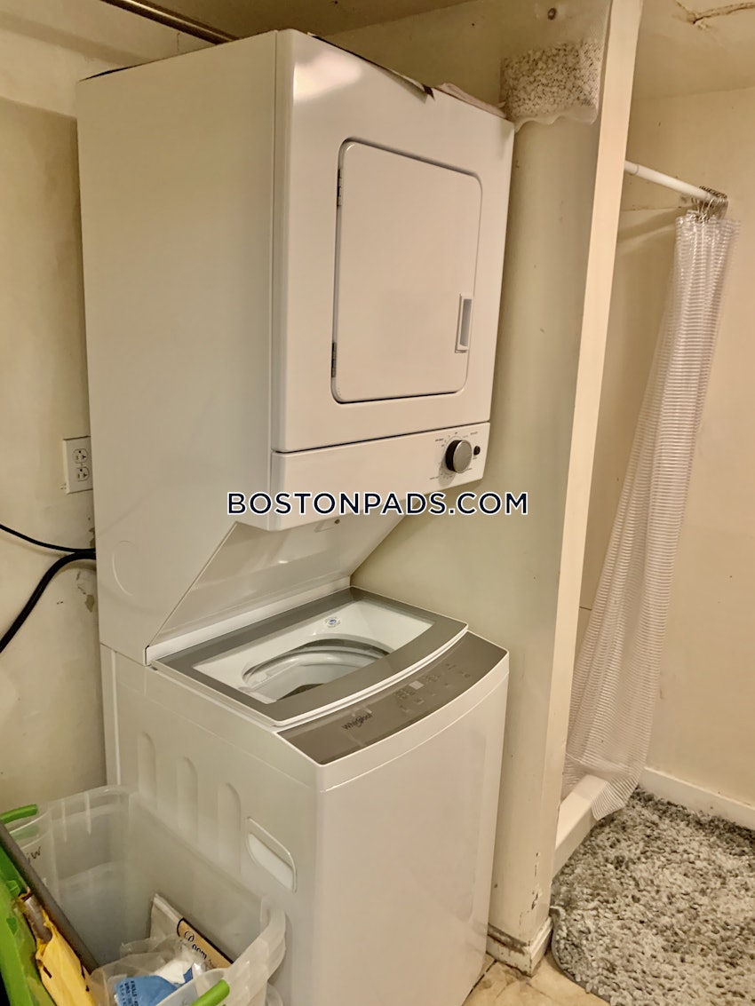 BOSTON - NORTHEASTERN/SYMPHONY - 4 Beds, 2 Baths - Image 9