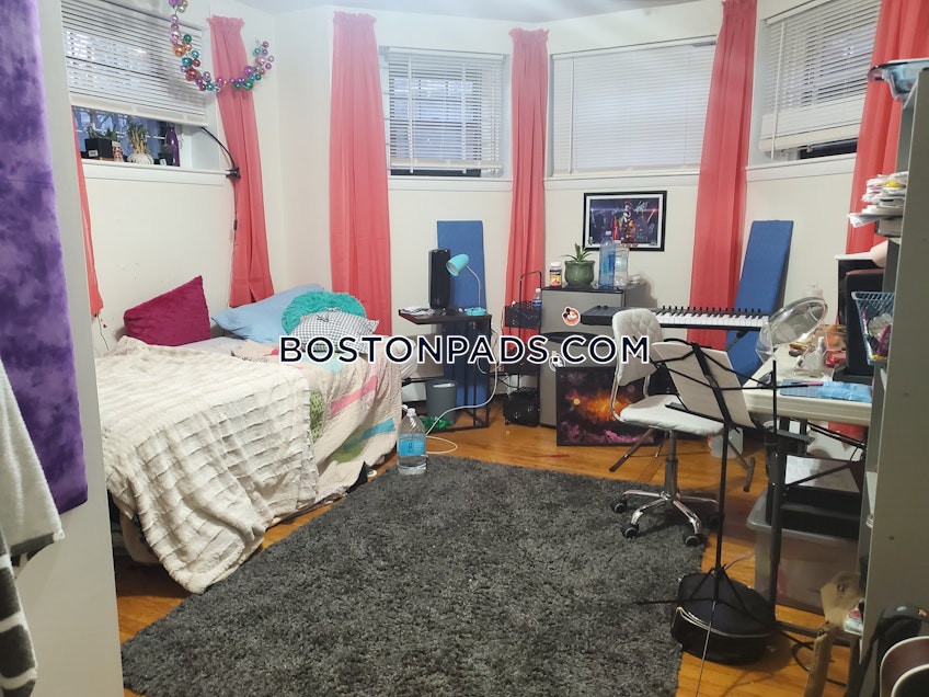 Boston - $4,100+ /month