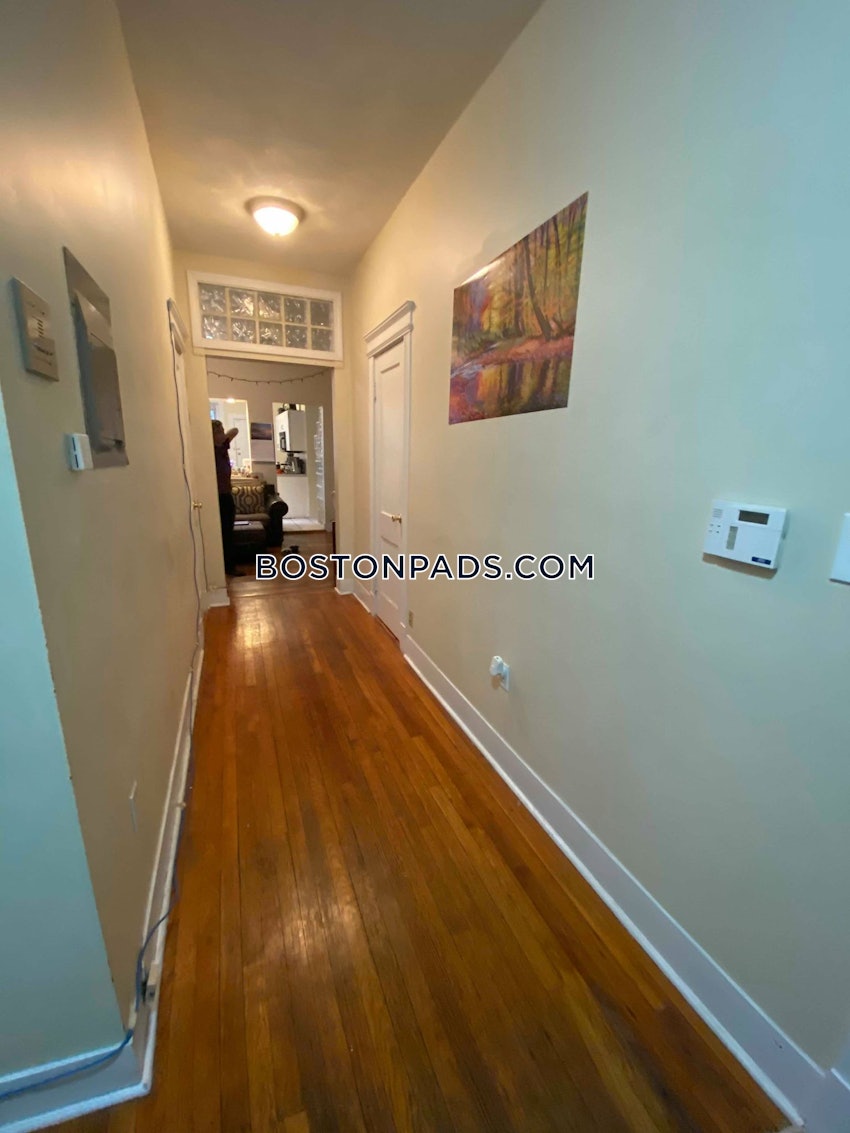 BOSTON - ALLSTON - 4 Beds, 1.5 Baths - Image 12