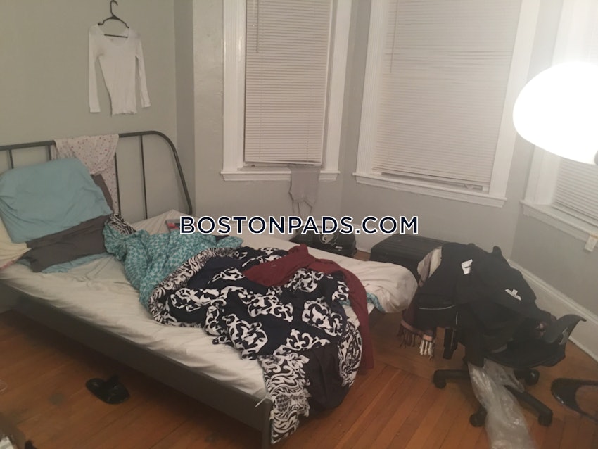 BOSTON - FENWAY/KENMORE - 3 Beds, 1 Bath - Image 5