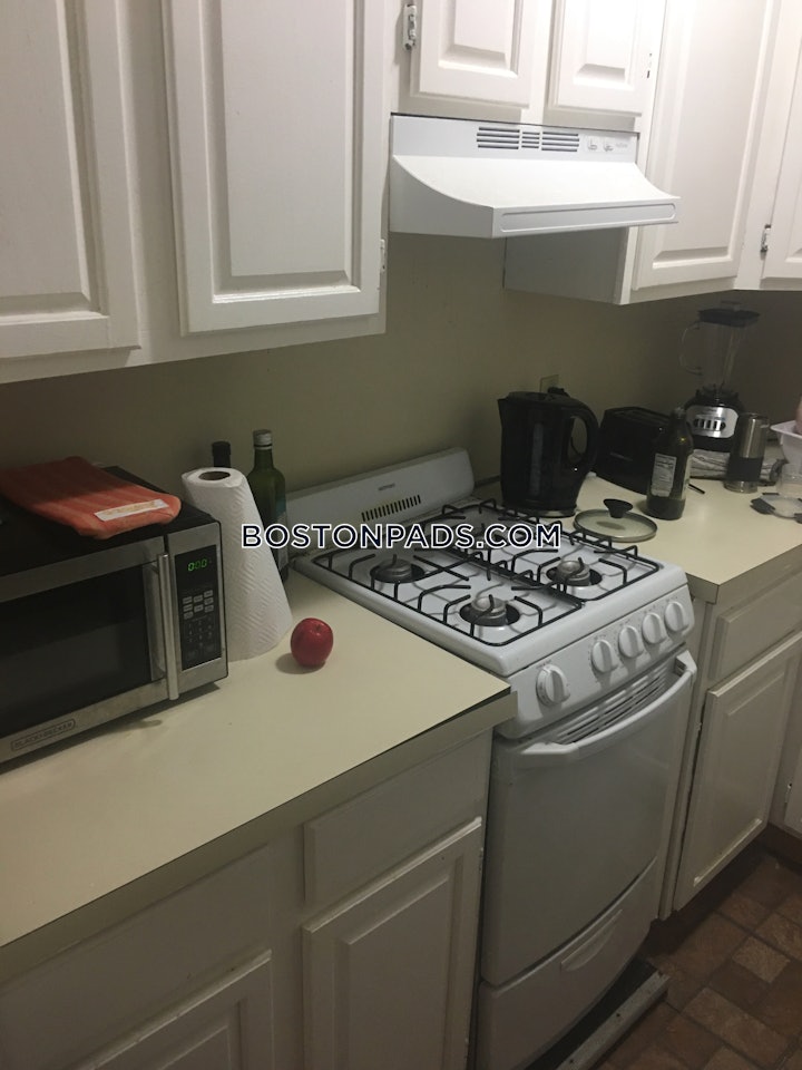 fenwaykenmore-apartment-for-rent-3-bedrooms-1-bath-boston-4800-8033570 