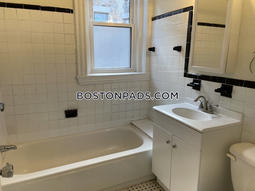 BROOKLINE- WASHINGTON SQUARE - 1 Bed, 1 Bath - Image 6