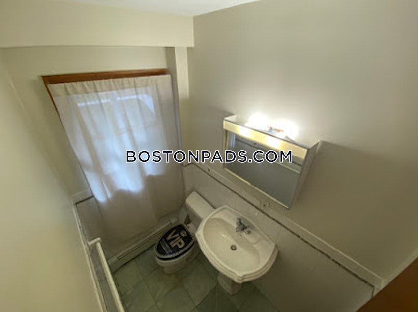 BOSTON - BRIGHTON - OAK SQUARE - 5 Beds, 2.5 Baths - Image 71