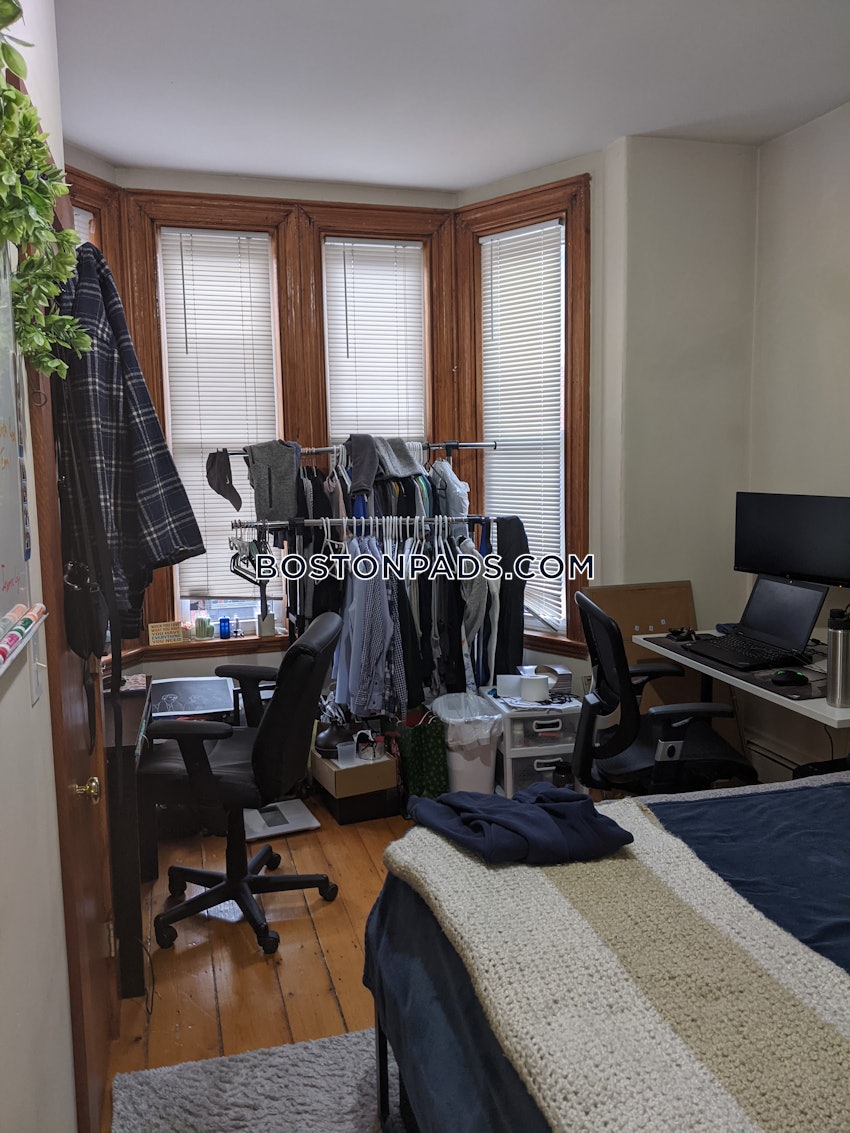 BOSTON - MISSION HILL - 4 Beds, 1 Bath - Image 21