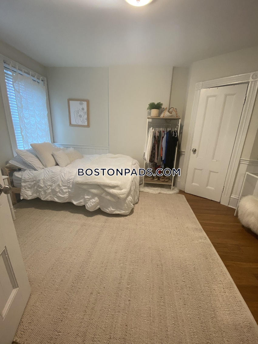 BOSTON - NORTHEASTERN/SYMPHONY - 5 Beds, 2 Baths - Image 3