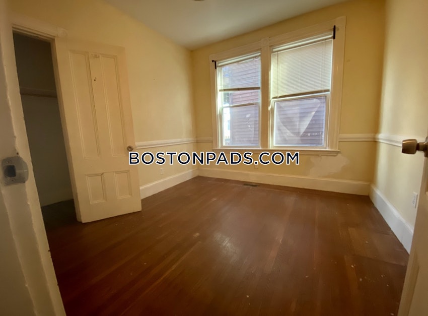 BOSTON - MISSION HILL - 6 Beds, 2 Baths - Image 15