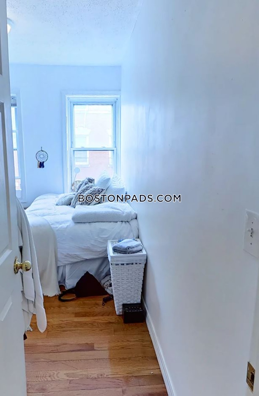 BOSTON - NORTH END - 3 Beds, 1 Bath - Image 13