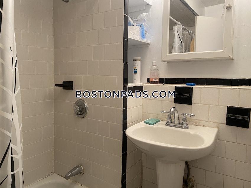 BOSTON - BAY VILLAGE - 2 Beds, 1 Bath - Image 5