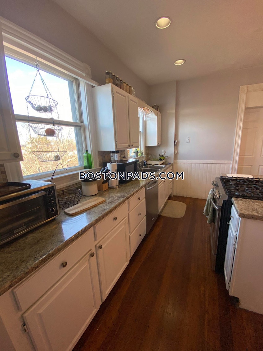 Boston - $4,800+ /month