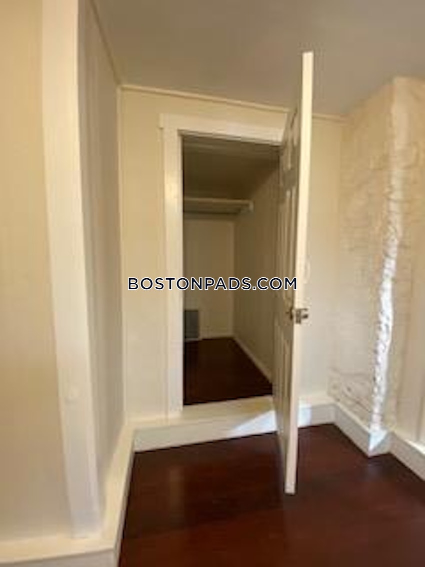 BOSTON - ALLSTON - 6 Beds, 2 Baths - Image 13
