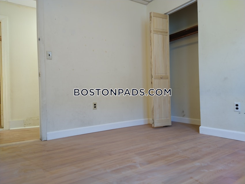 BOSTON - MISSION HILL - 3 Beds, 1 Bath - Image 7