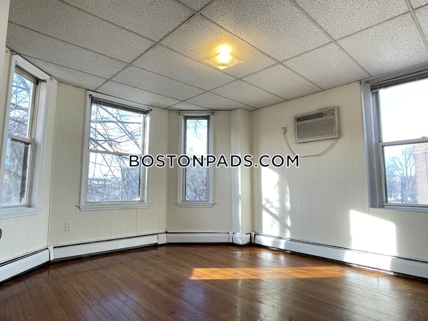 BOSTON - CHARLESTOWN - 3 Beds, 1 Bath - Image 25