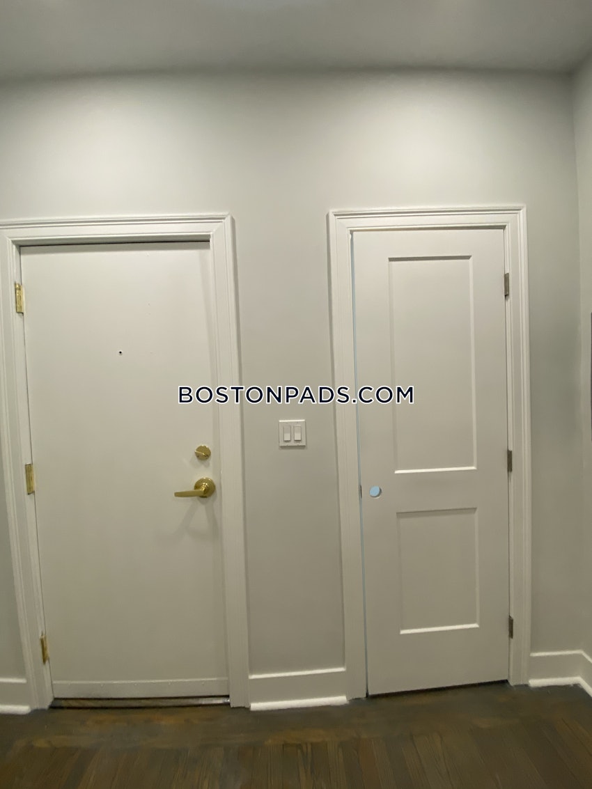 BOSTON - FENWAY/KENMORE - 1 Bed, 1 Bath - Image 11