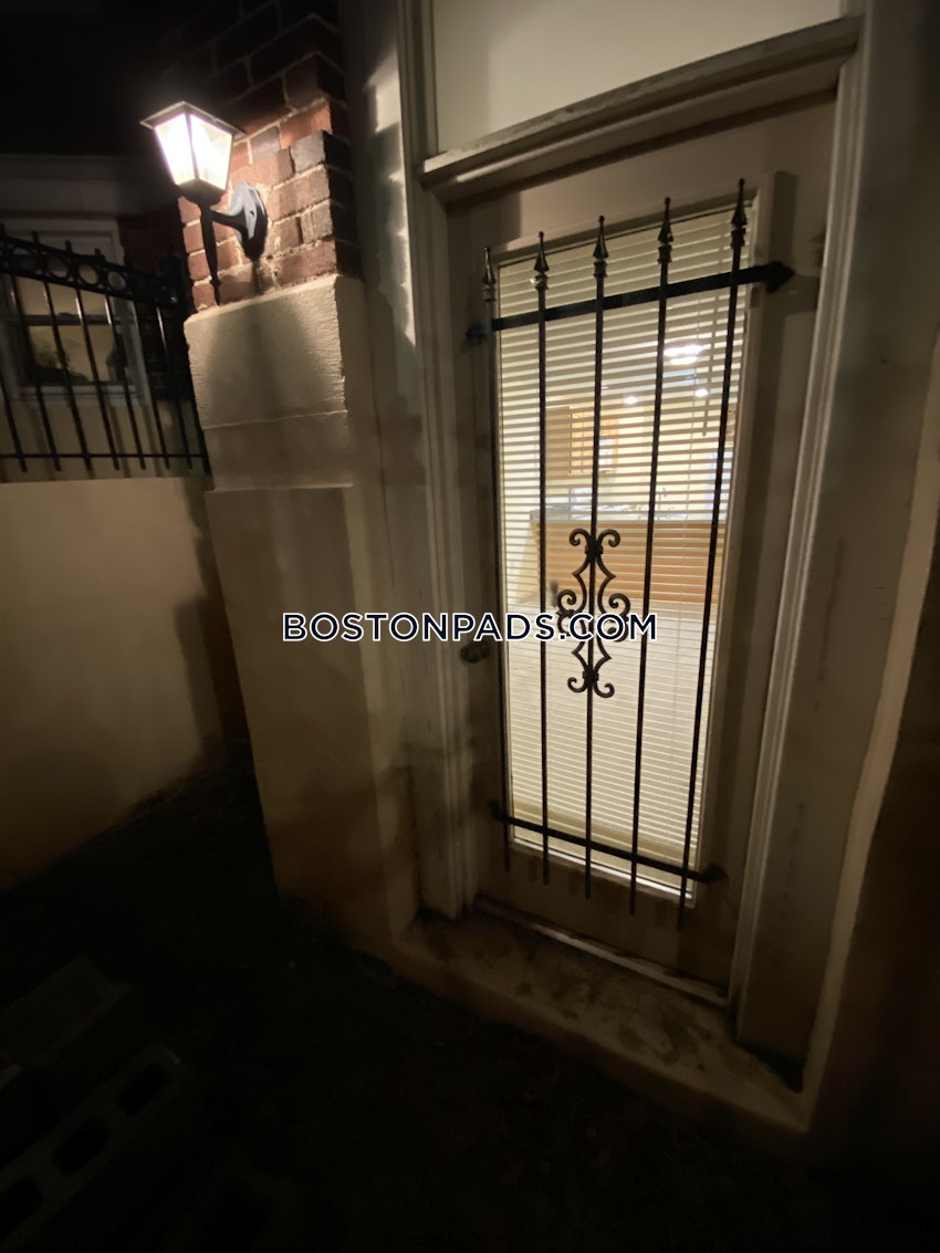 BOSTON - FENWAY/KENMORE - 1 Bed, 1 Bath - Image 14