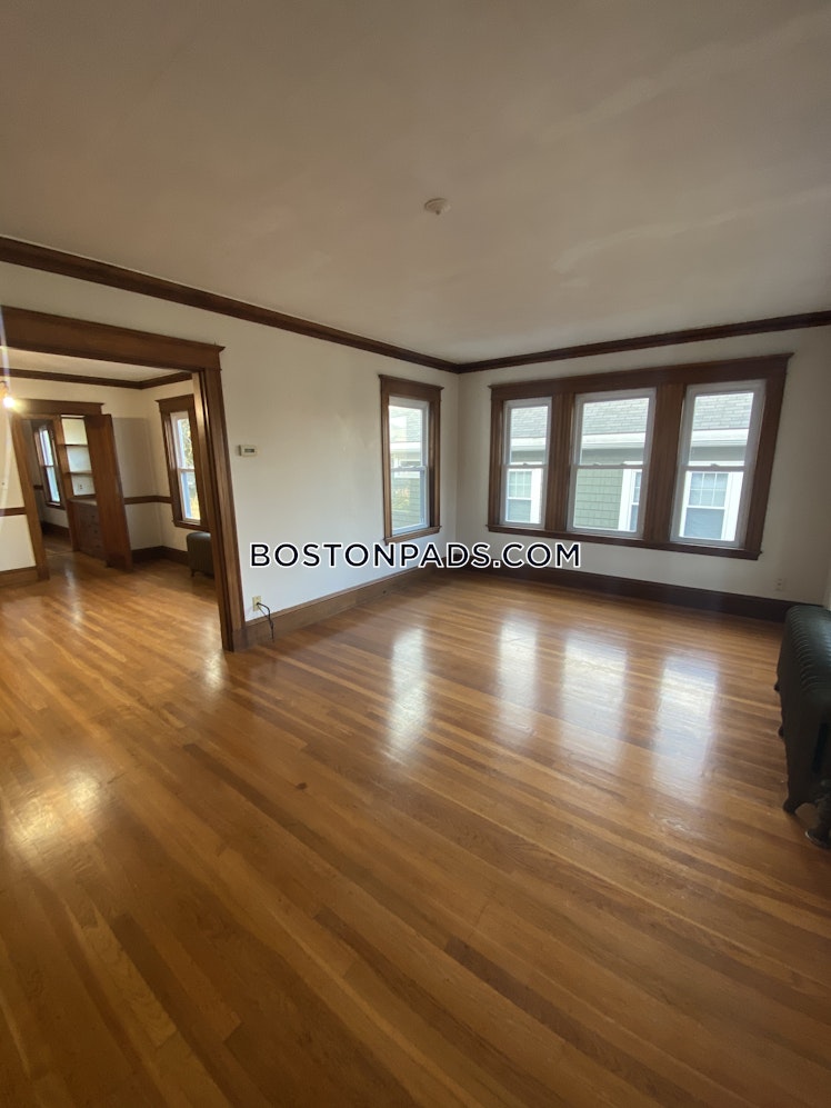 Newport St., Arlington