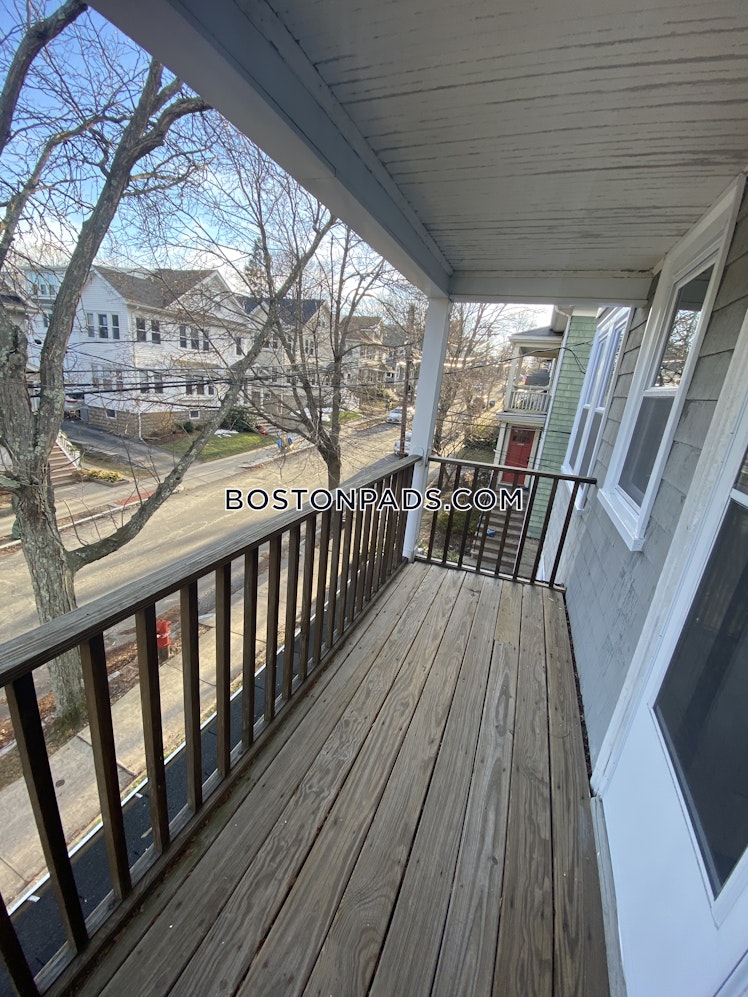 Newport St., Arlington