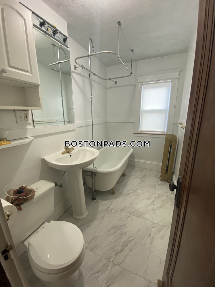 Newport St., Arlington