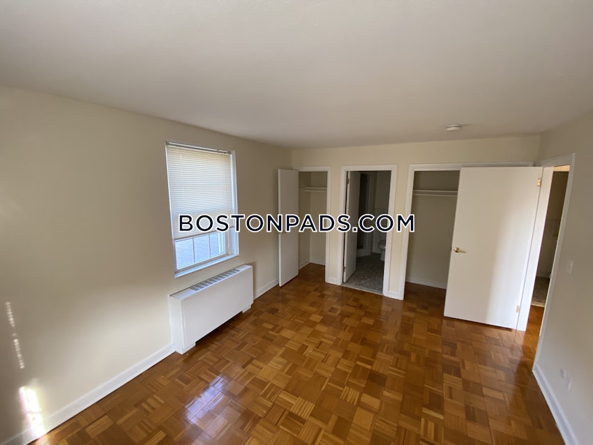 LEXINGTON - 2 Beds, 2 Baths - Image 4