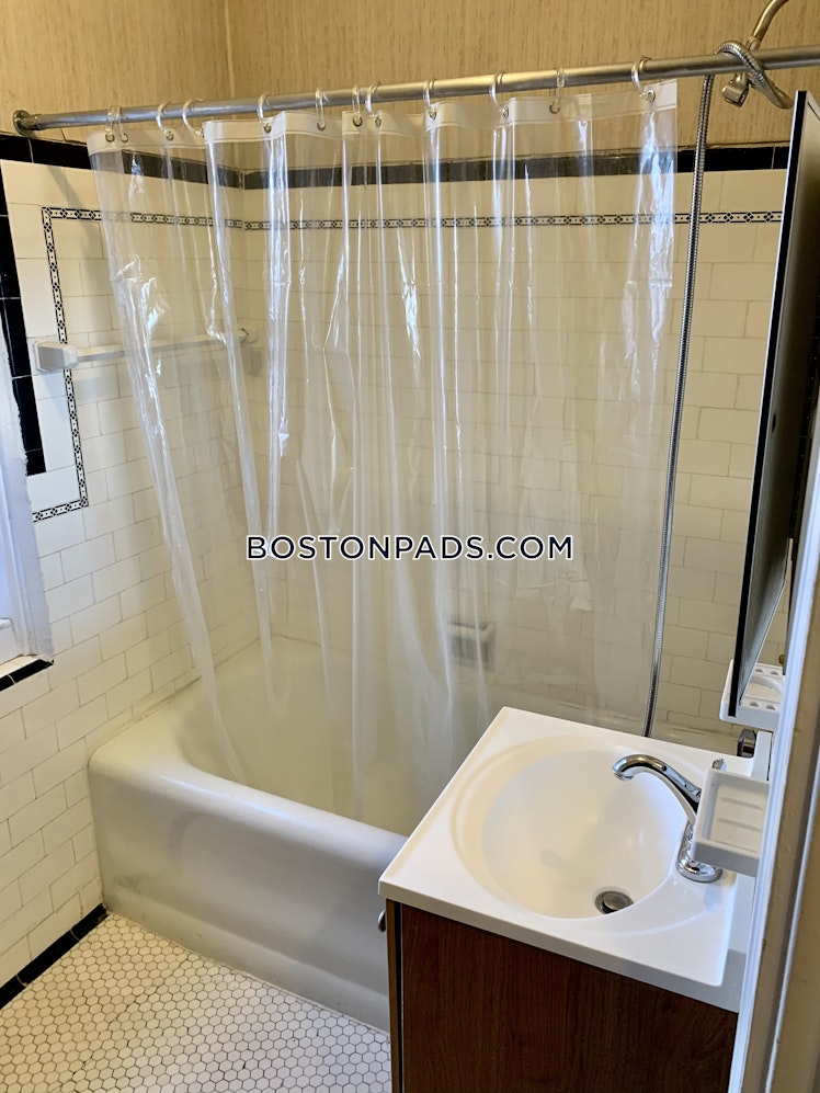 Fellsway West, Medford