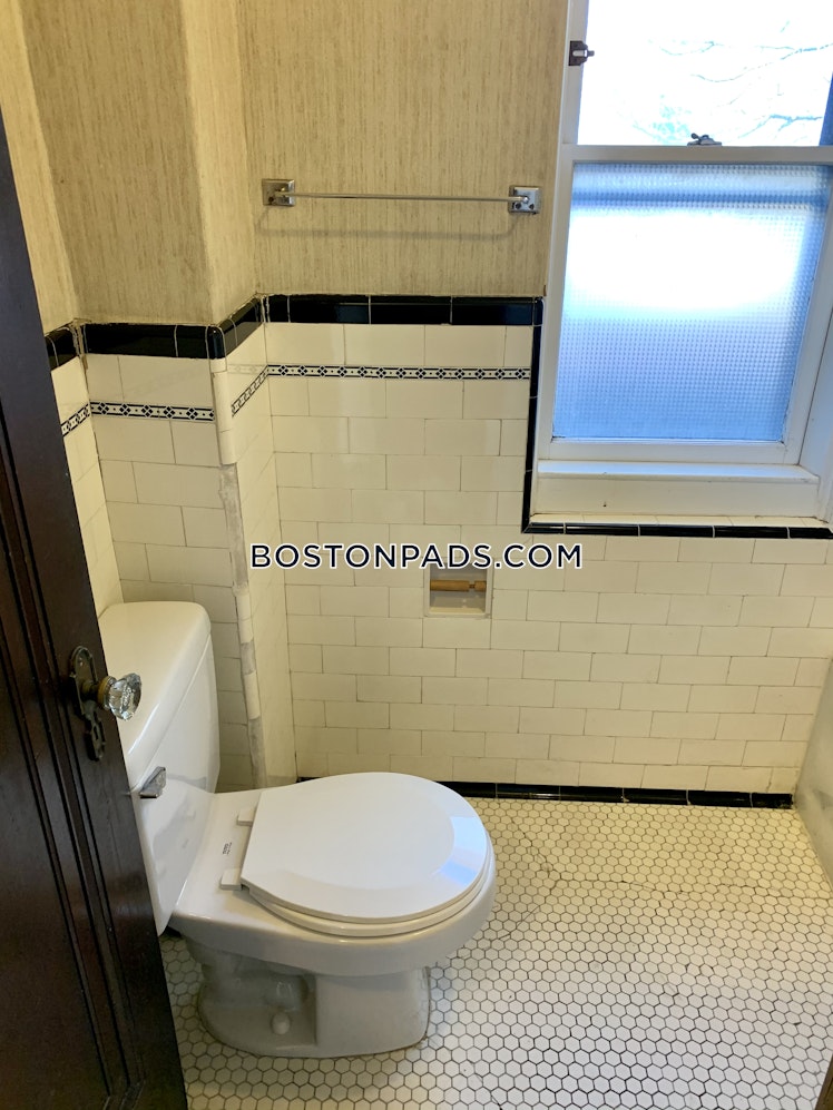 Fellsway West, Medford