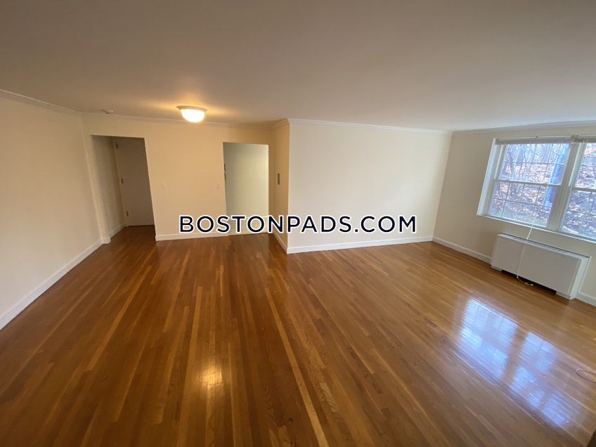 Lexington - $3,250+ /month