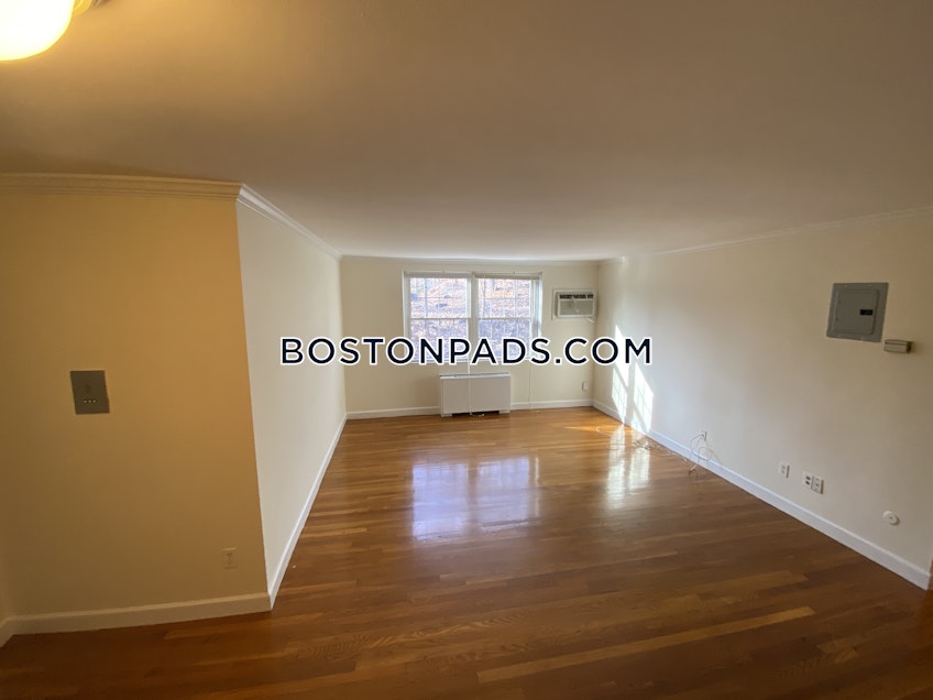 Lexington - $3,250+ /month