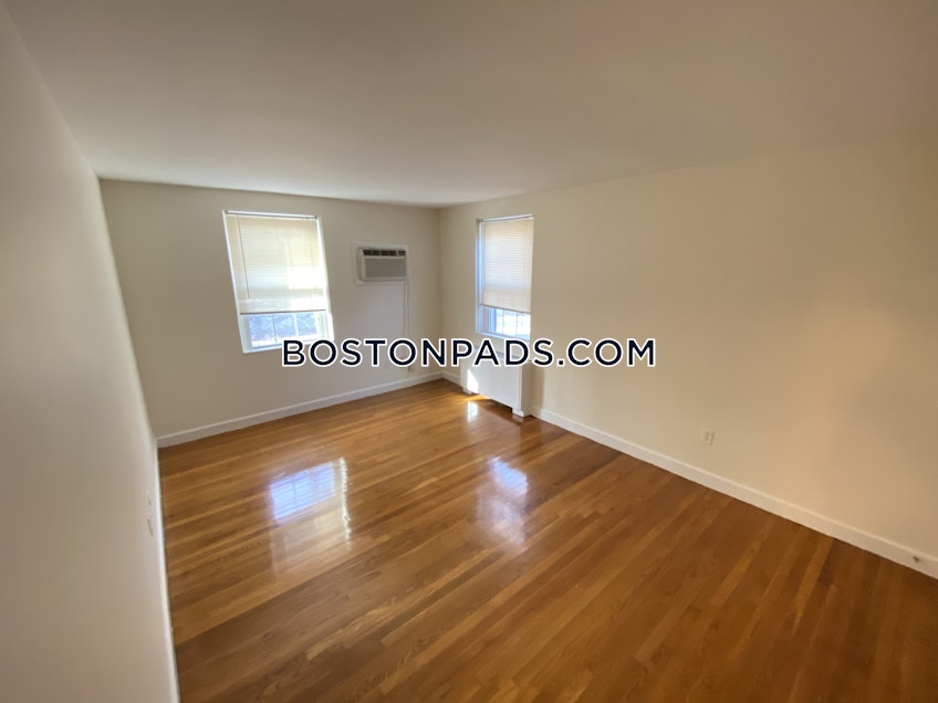 Lexington - $3,250+ /month