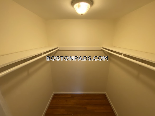 Lexington - $3,250+ /mo