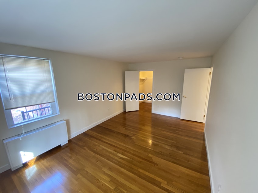 Lexington - $3,250+ /month