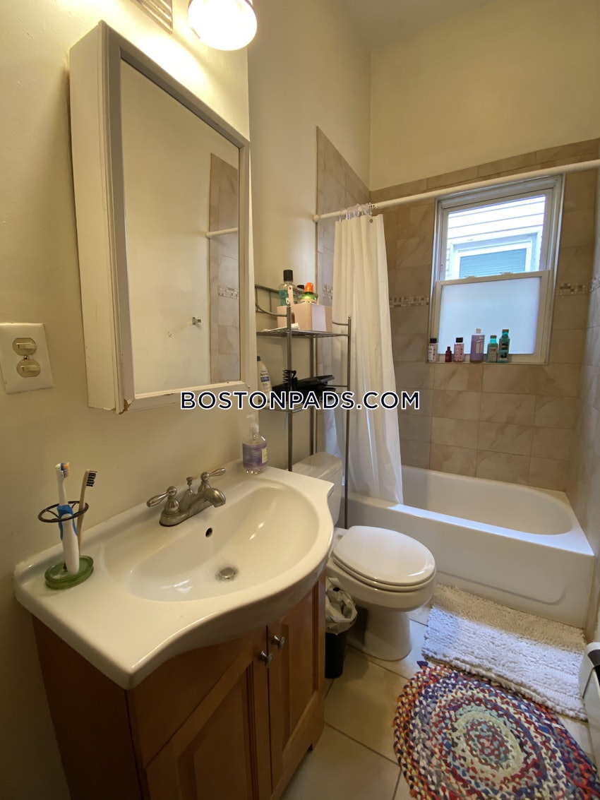 BOSTON - MISSION HILL - 5 Beds, 2 Baths - Image 13