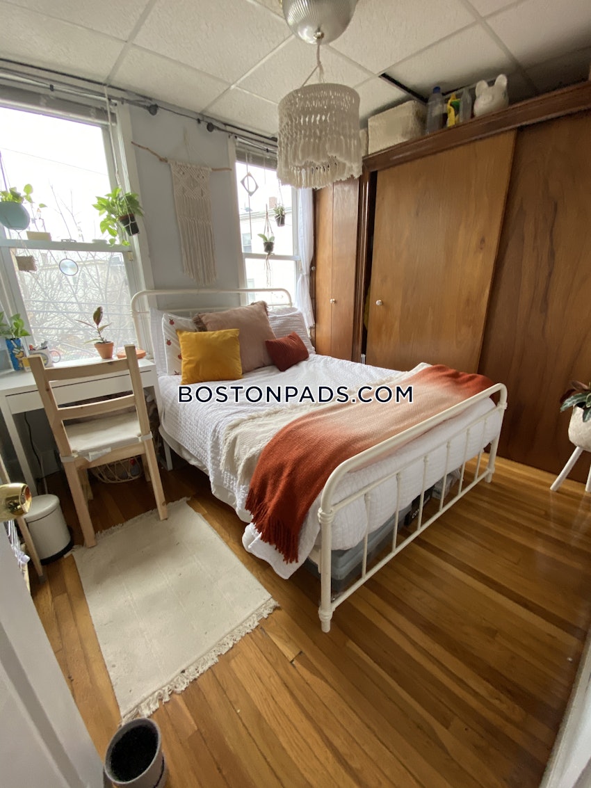 BOSTON - MISSION HILL - 3 Beds, 1 Bath - Image 7