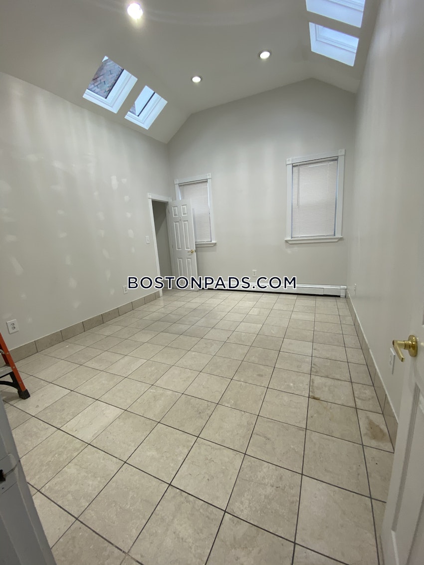 SOMERVILLE - UNION SQUARE - 5 Beds, 2 Baths - Image 7