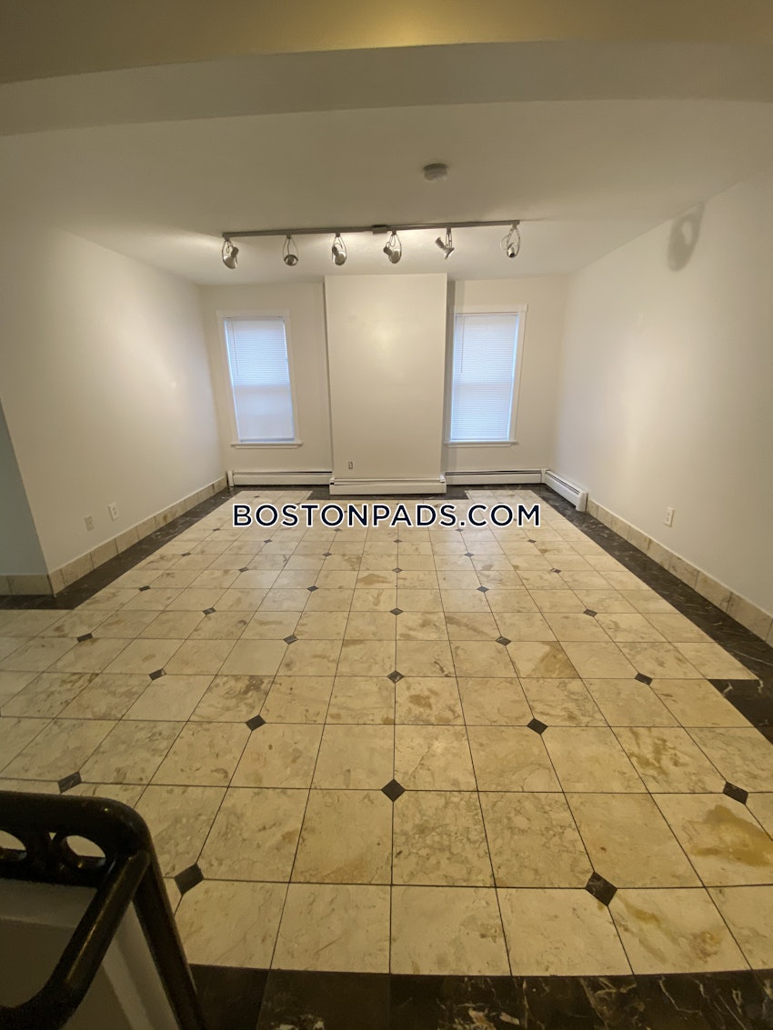 SOMERVILLE - UNION SQUARE - 5 Beds, 2 Baths - Image 4