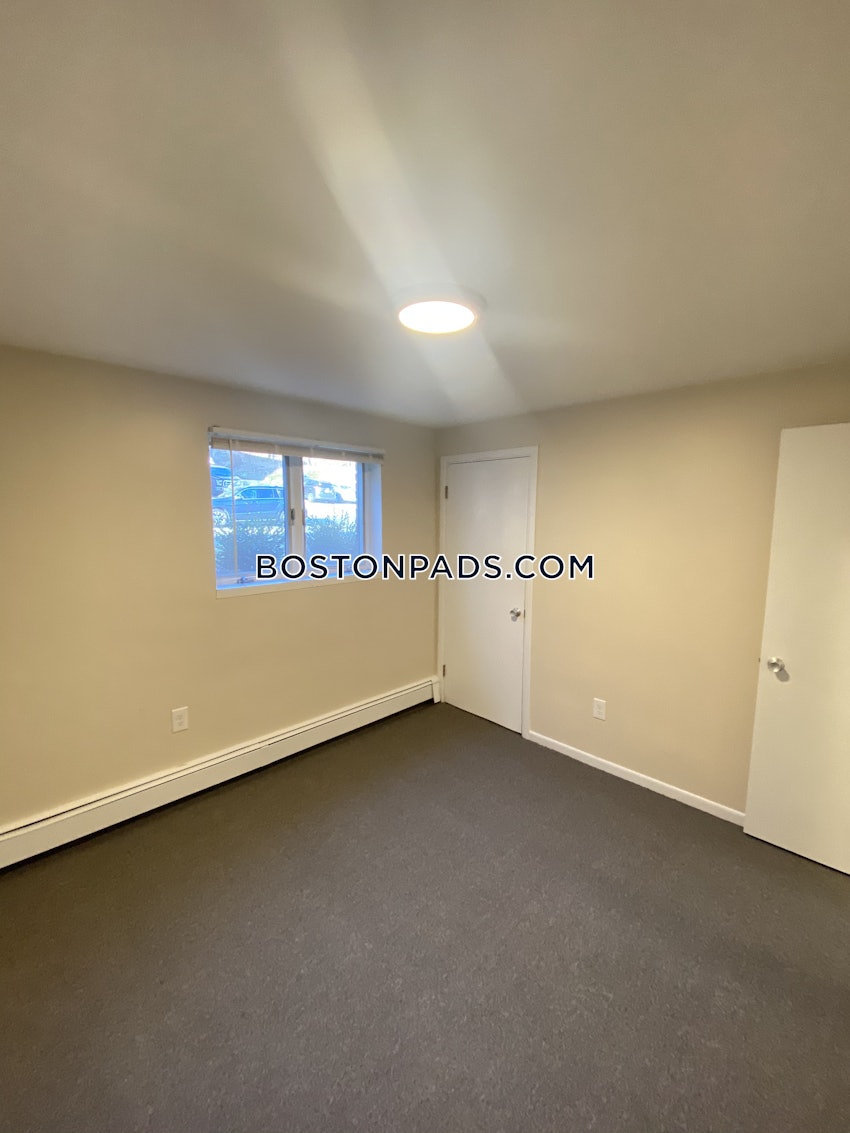 MELROSE - 2 Beds, 1 Bath - Image 30