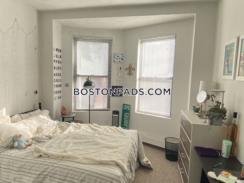 BOSTON - NORTHEASTERN/SYMPHONY - 4 Beds, 1 Bath - Image 4