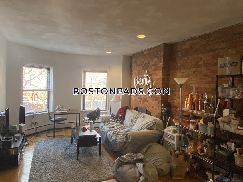 BOSTON - NORTHEASTERN/SYMPHONY - 4 Beds, 1 Bath - Image 5