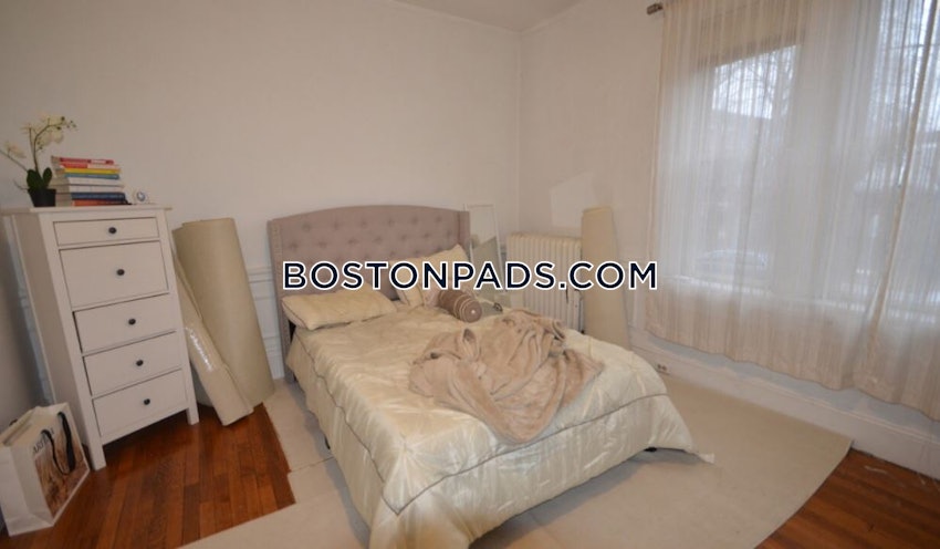 BROOKLINE- BOSTON UNIVERSITY - 4 Beds, 1 Bath - Image 6