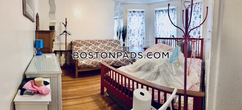 BOSTON - DORCHESTER - CENTER - 4 Beds, 1.5 Baths - Image 9