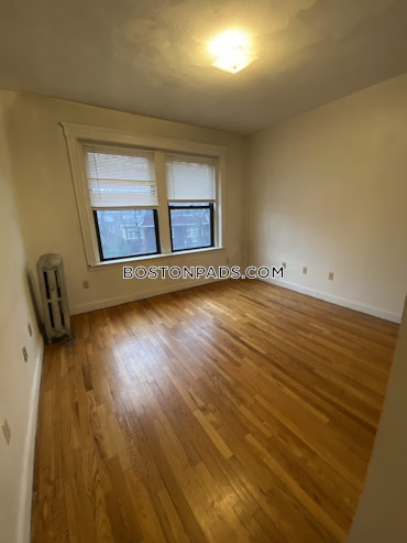 Boston - 4 Beds, 1 Baths