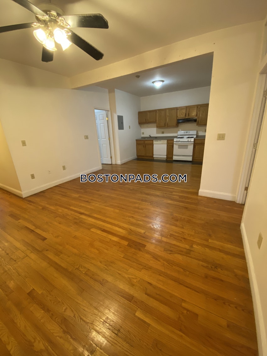 BOSTON - BRIGHTON - CLEVELAND CIRCLE - 4 Beds, 2 Baths - Image 11