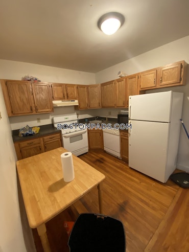 Boston - 4 Beds, 2 Baths